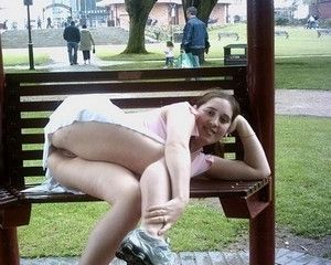 Девушки показывают трусики и киски