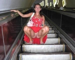 Засветы девушек в метро